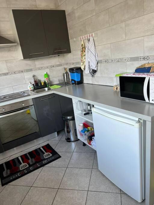 Chambre Double Privee, Appartement Partage Annemasse Bagian luar foto